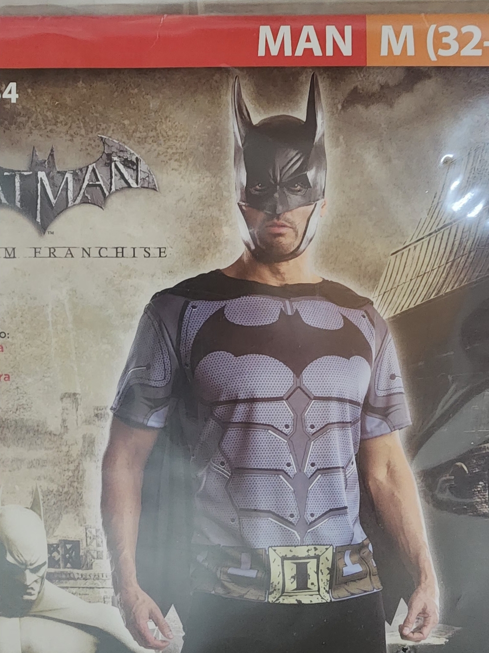 Batman Men's Short Sleeve Shirt with Detachable Cape Size M (32-34) No Mask